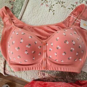 DAISY BRA 3XL- FRONT BUTTON SNAP- BRAND NEW NEVER WORN